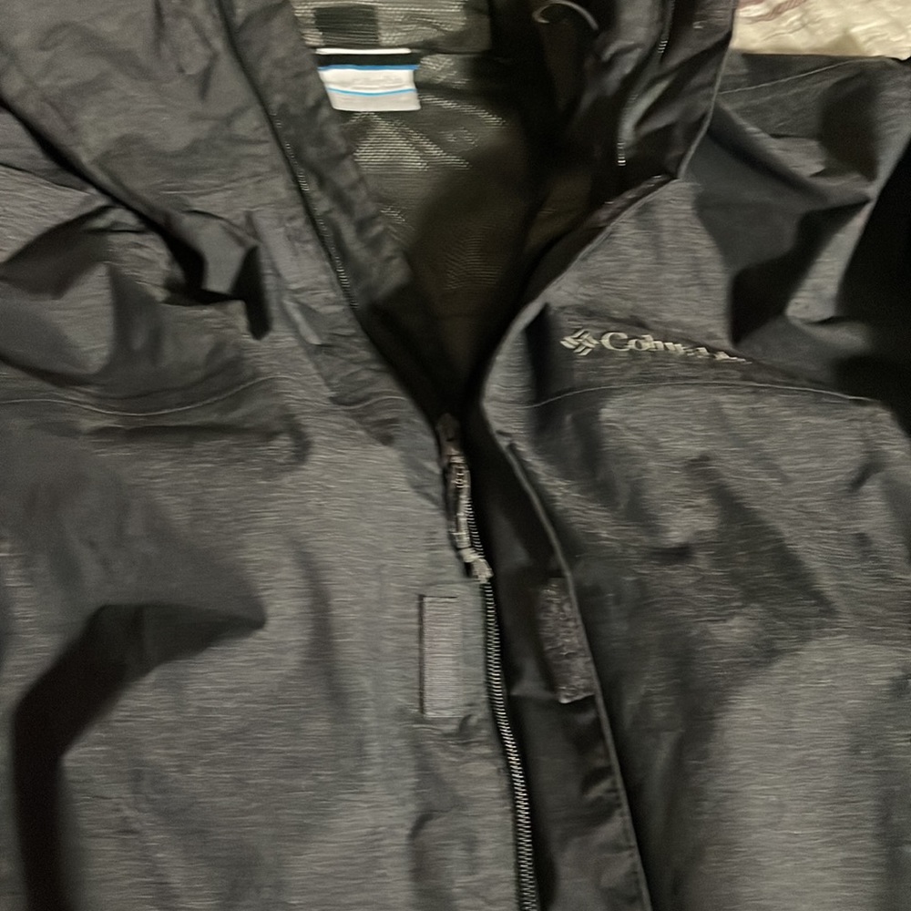 Mens Columbia Omni-tech rain coat. Medium - Picture 4 of 7